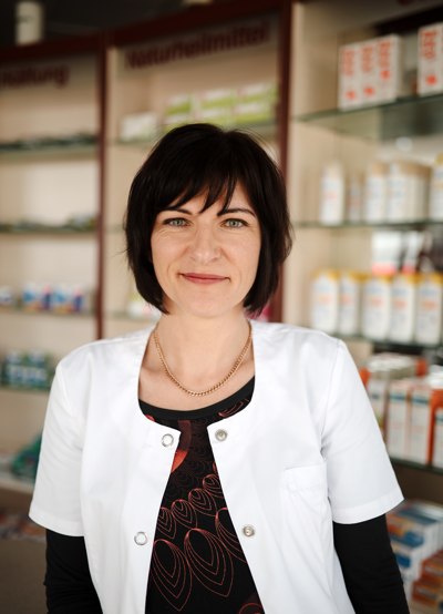 Apothekerin, Apothekenleiterin Frau Heinrich